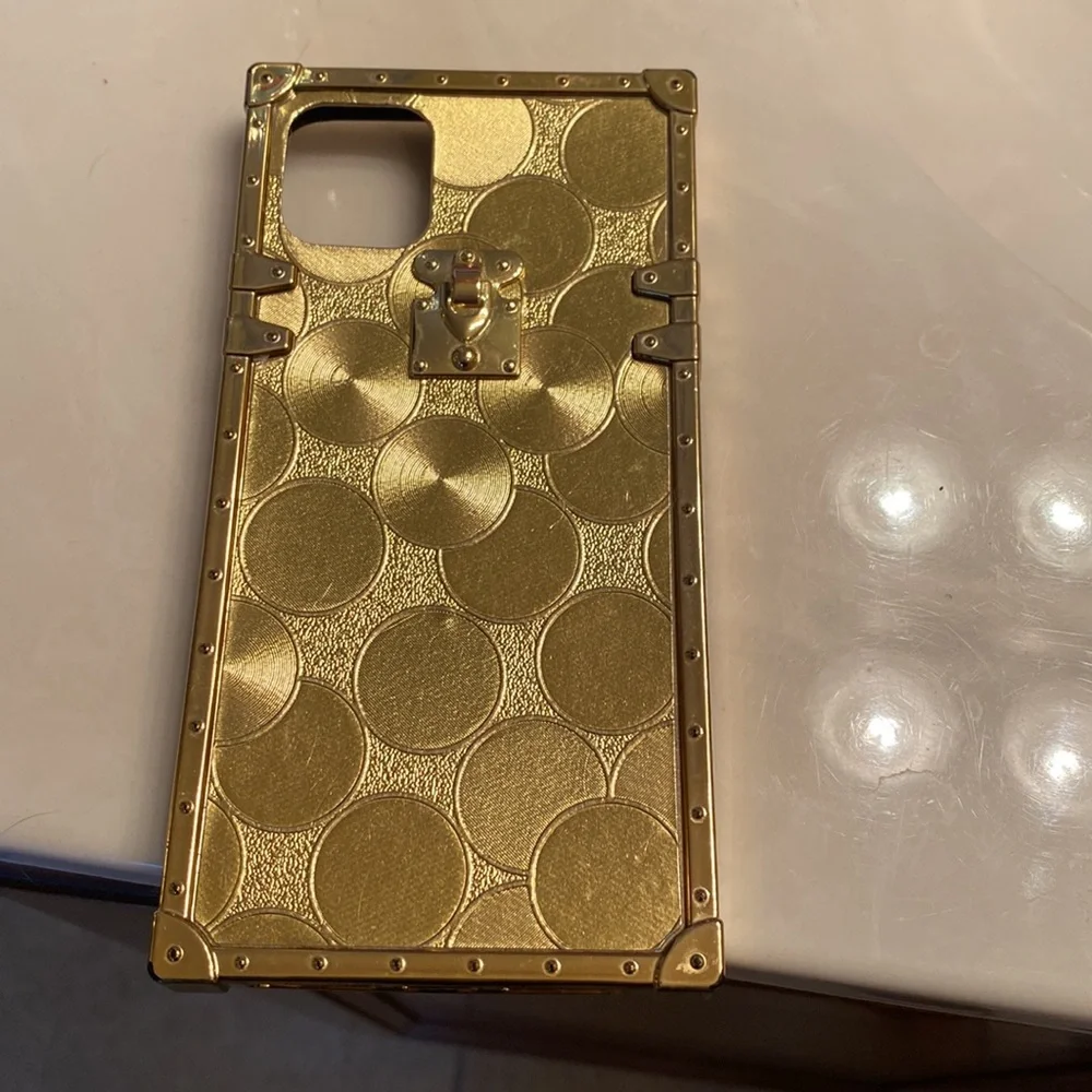 Used iphone case. - Picture 2 of 2